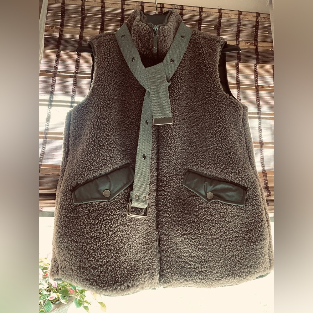 🤠SUNDANCE Kaia SherpaVest Belt Included Fits XS-Small/Med.